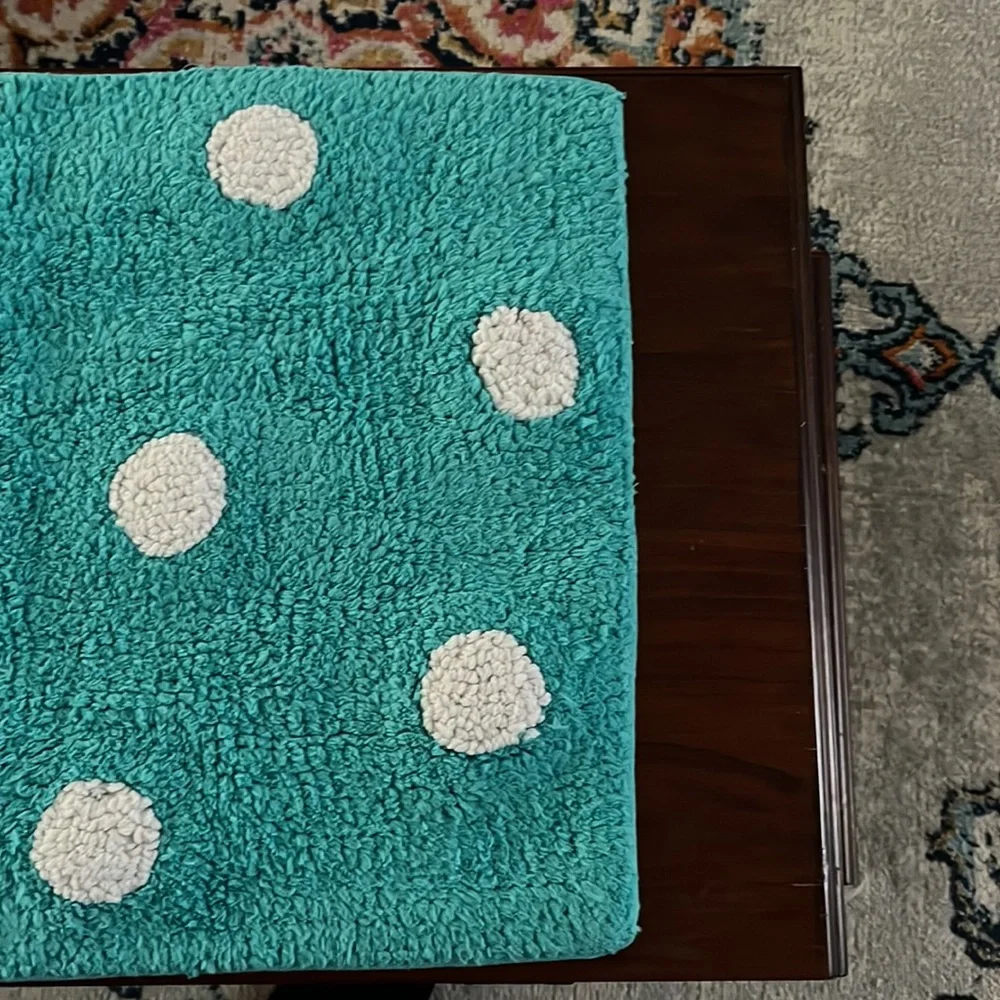 Kate Spade  bath mat size 17 X 24 inches NEW !Firm Price!